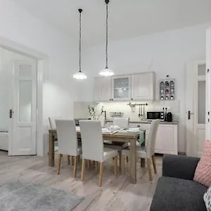 Perfect Day 3 -3 Bedr, 2 Bathrooms Apartment Budapest